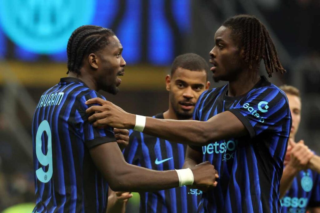 Giocatori dell'Inter che esultano