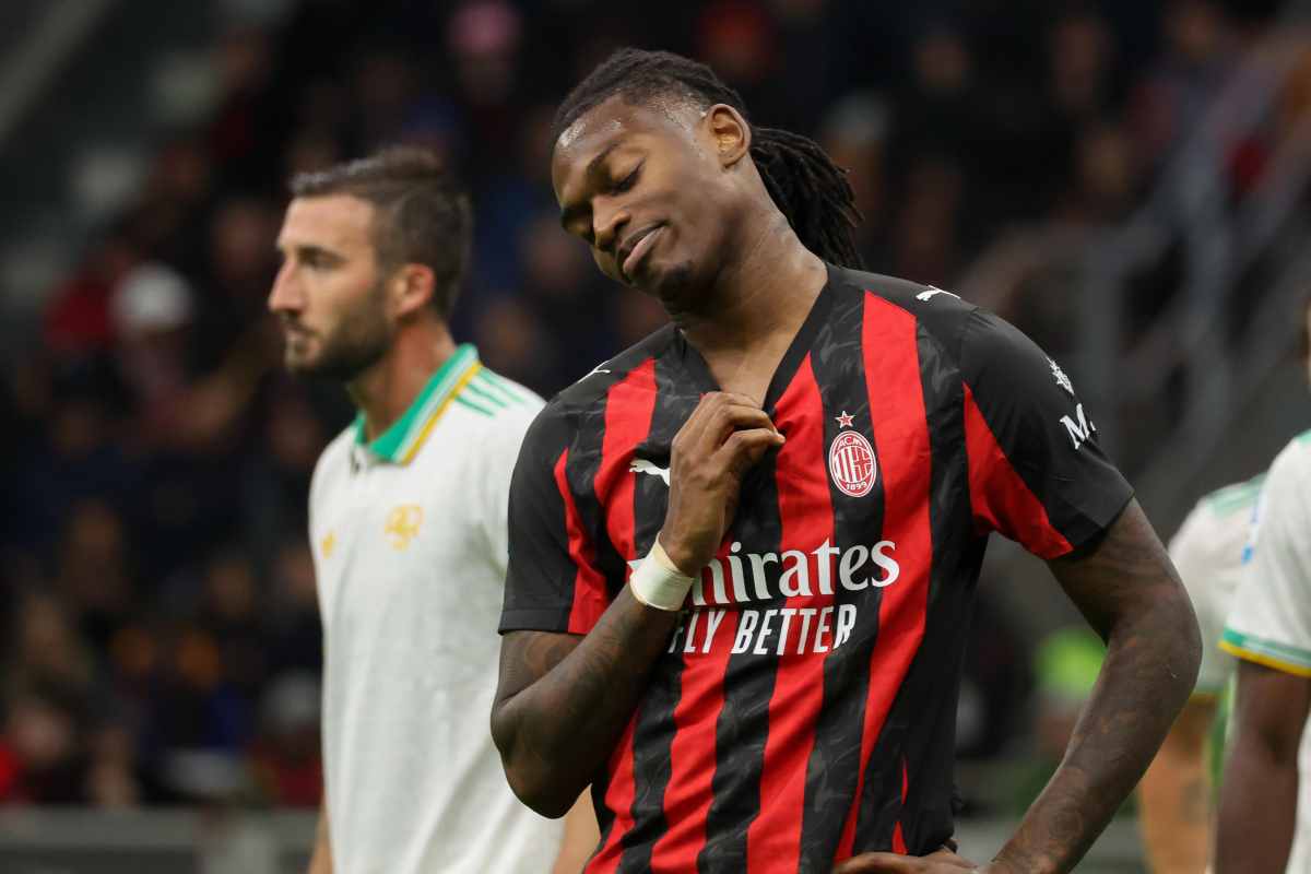 Leao con la maglia del Milan