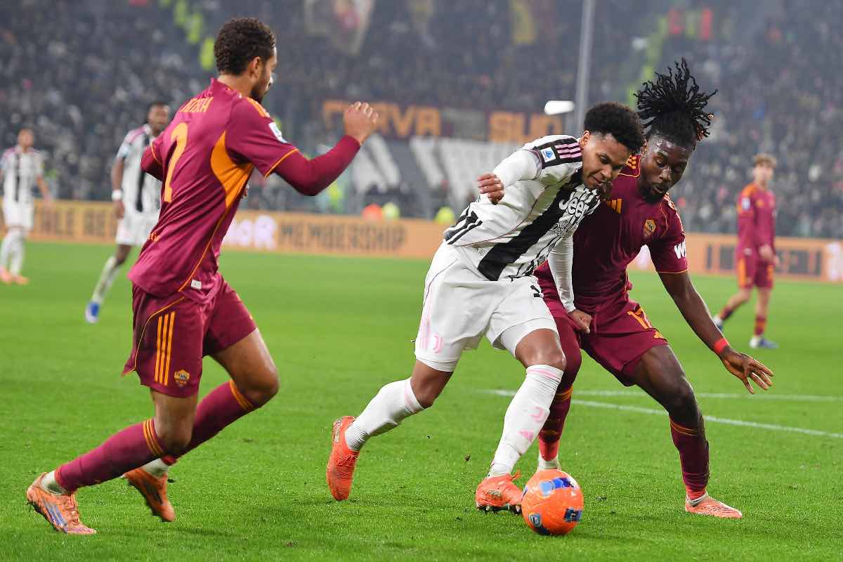 McKennie in azione contro la Roma