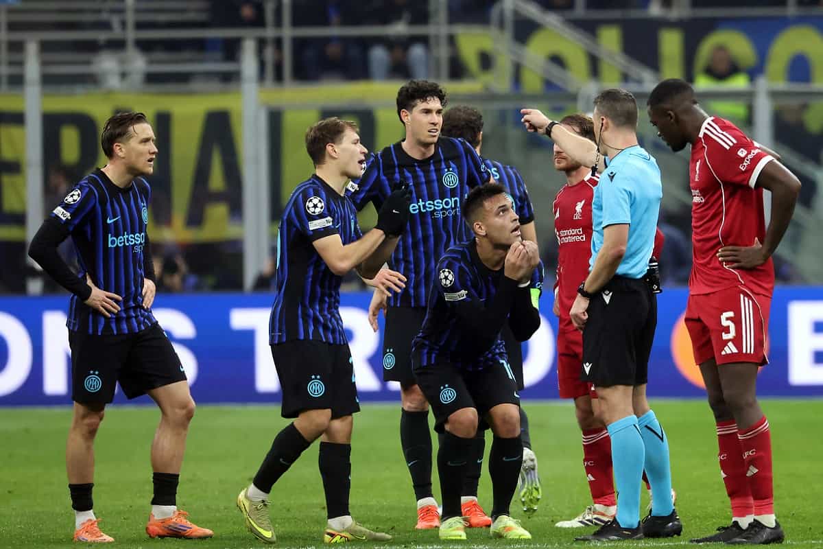 Rigore Bastoni, mano Van Dijk e terzo caso sparito dalle moviole