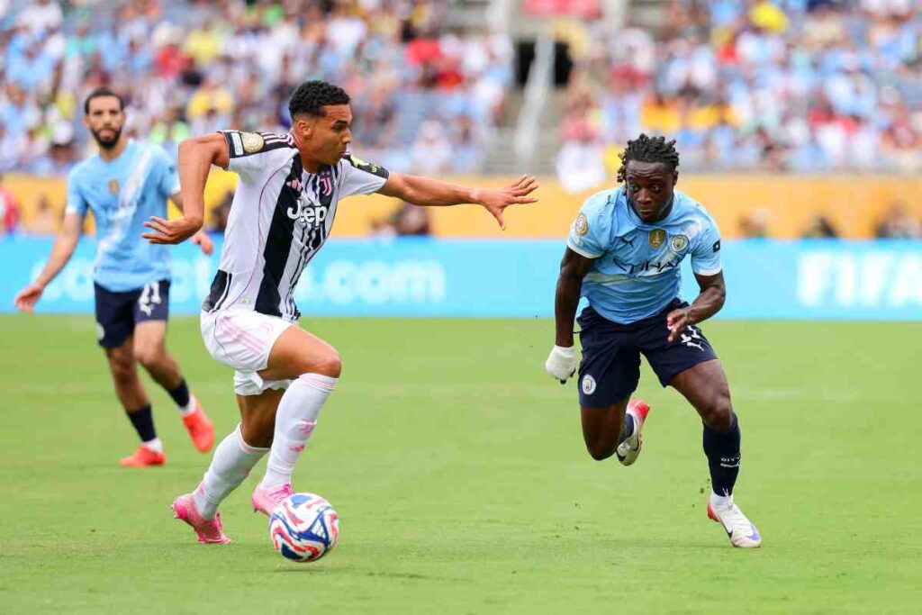 Alberto Costa in azione con la Juve