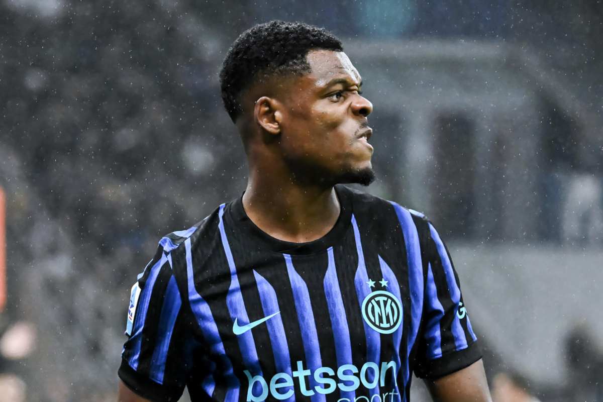 Dumfries durante una partita dell'Inter