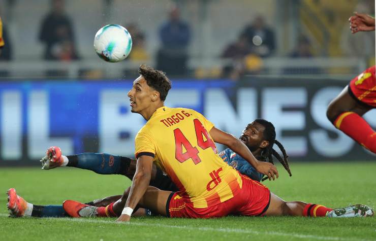 Tiago Gabriel in azione col Lecce