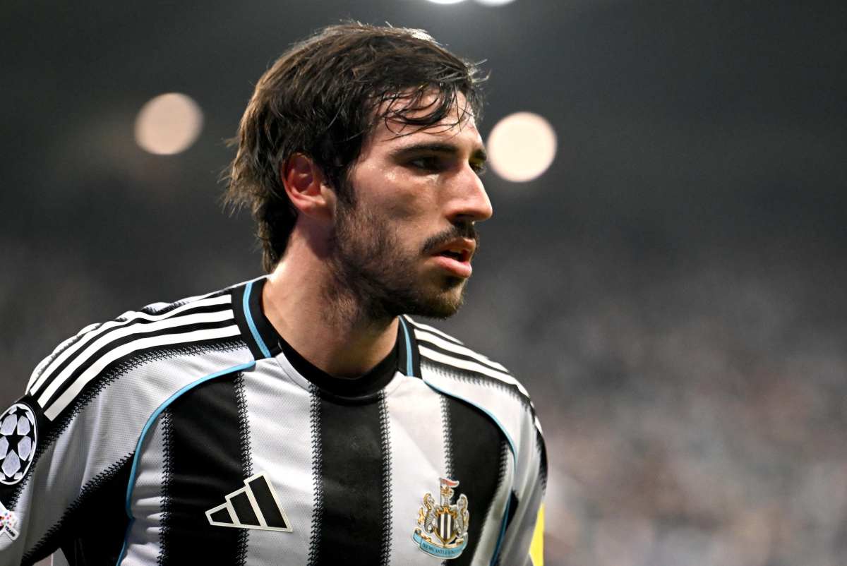 Tonali durante una partita del Newcastle