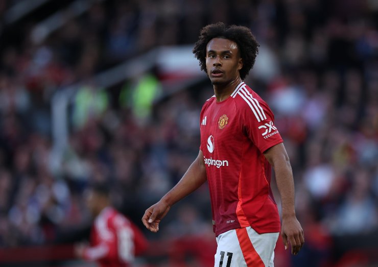 Zirkzee in azione col Manchester United