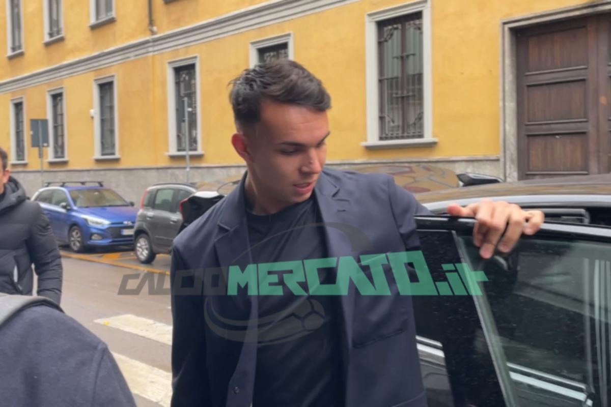 Napoli, Giovane a Milano per le visite: c’è la Juve nel mirino | VIDEO CM.IT Napoli, Giovane a Milano per le visite: c’è la Juve nel mirino | VIDEO CM.IT