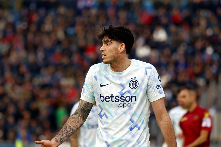 Bastoni in azione con l'Inter