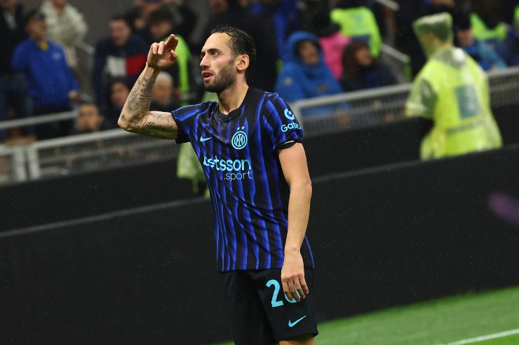 Calhanoglu durante una gara dell'Inter
