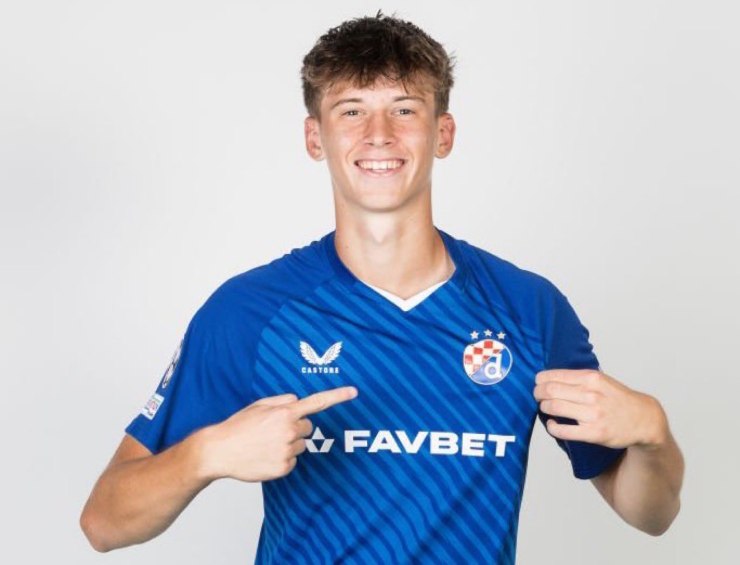 Jakirovic copertina con maglia Dinamo Zagabria