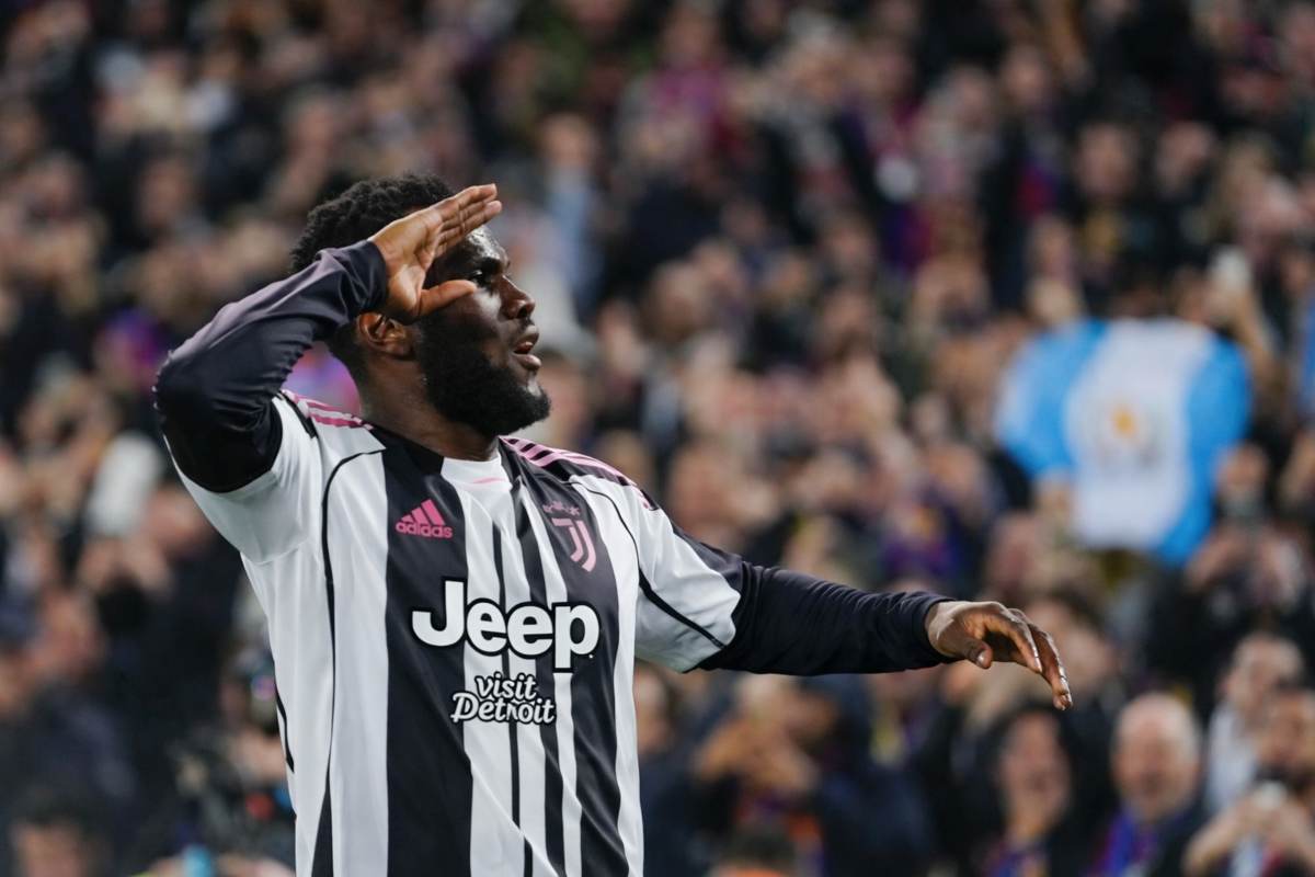Kessie con maglia Juve: foto AI