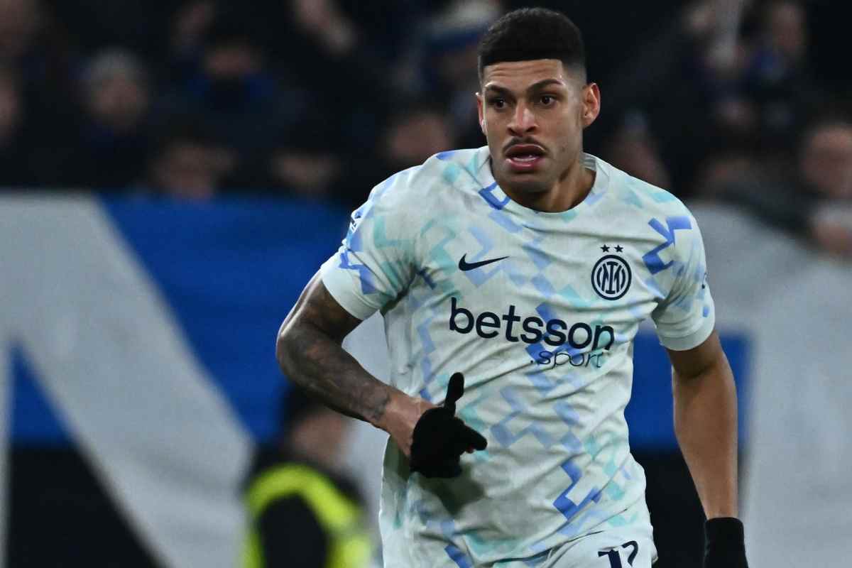 Luis Henrique in azione con l'Inter