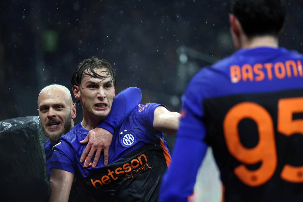 Pio Esposito esulta dopo il gol al Pisa