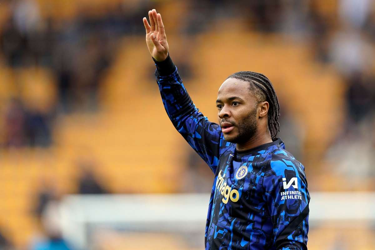 Sterling prima di una partita del Chelsea