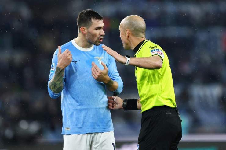 Romagnoli con l'arbitro Fabbri