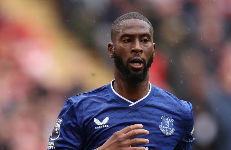 Beto in azione con l'Everton