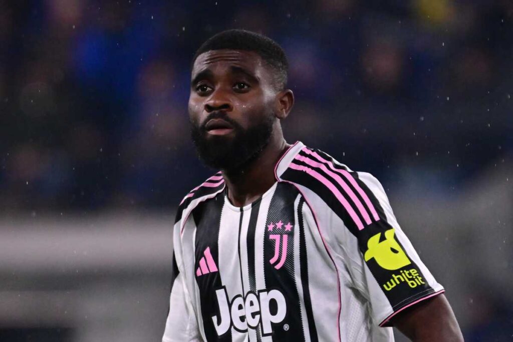 boga con la maglia della juventus
