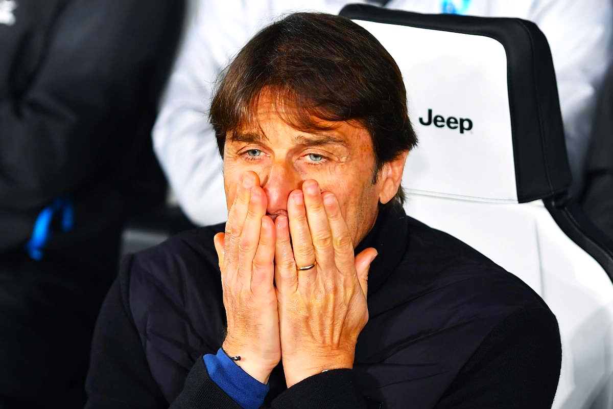Conte durante una partita del Napoli