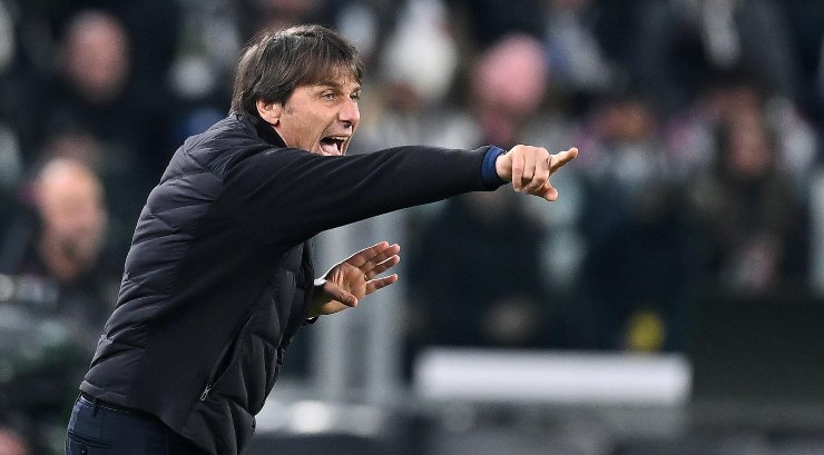 Conte durante una partita del Napoli
