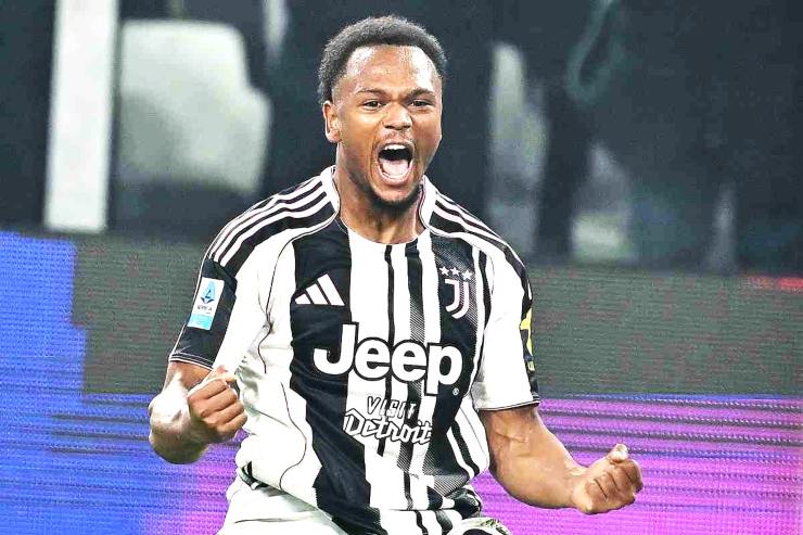 Openda esulta dopo il primo gol con la Juve