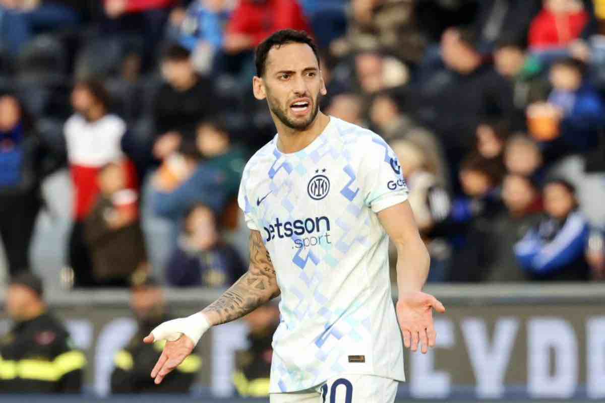 Calhanoglu, futuro all'Inter in bilico