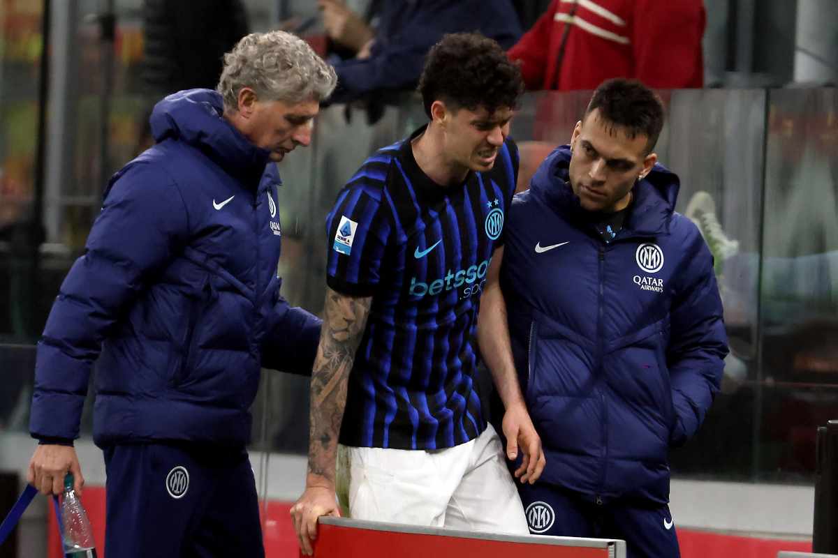 Bastoni esce infortunato dal derby