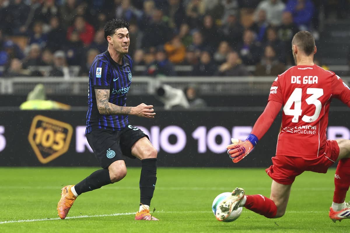 Bastoni in azione con l'Inter