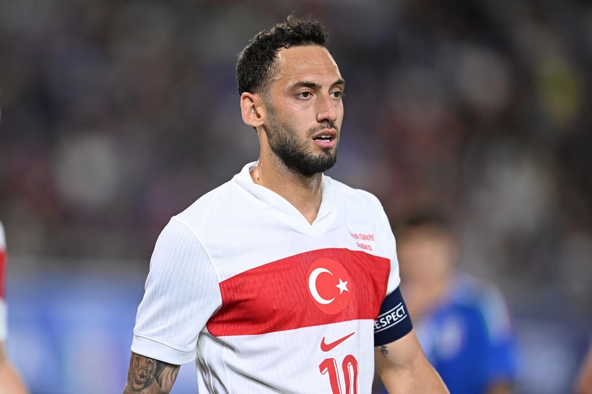 Calhanoglu con la Turchia