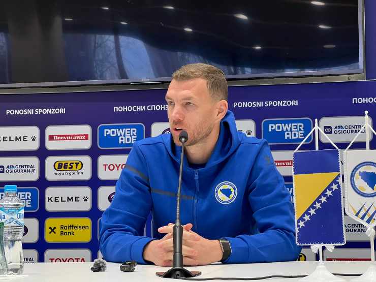 Dzeko in conferenza alla vigilia di Bosnia-Italia