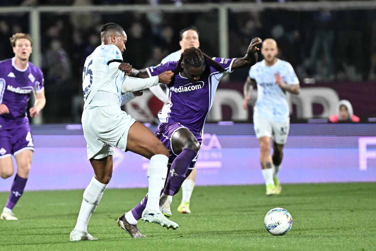 Kean contro Akanji in Fiorentina-Inter