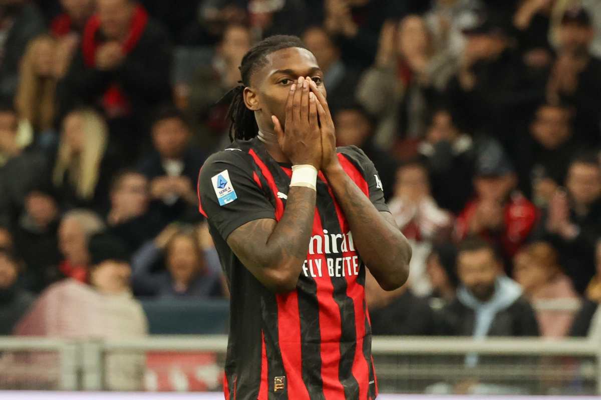 Leao durante una partita del Milan