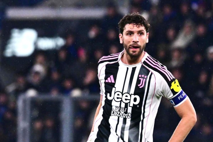 Locatelli in azione con la Juve