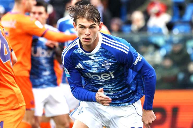 Nico Paz in azione col Como