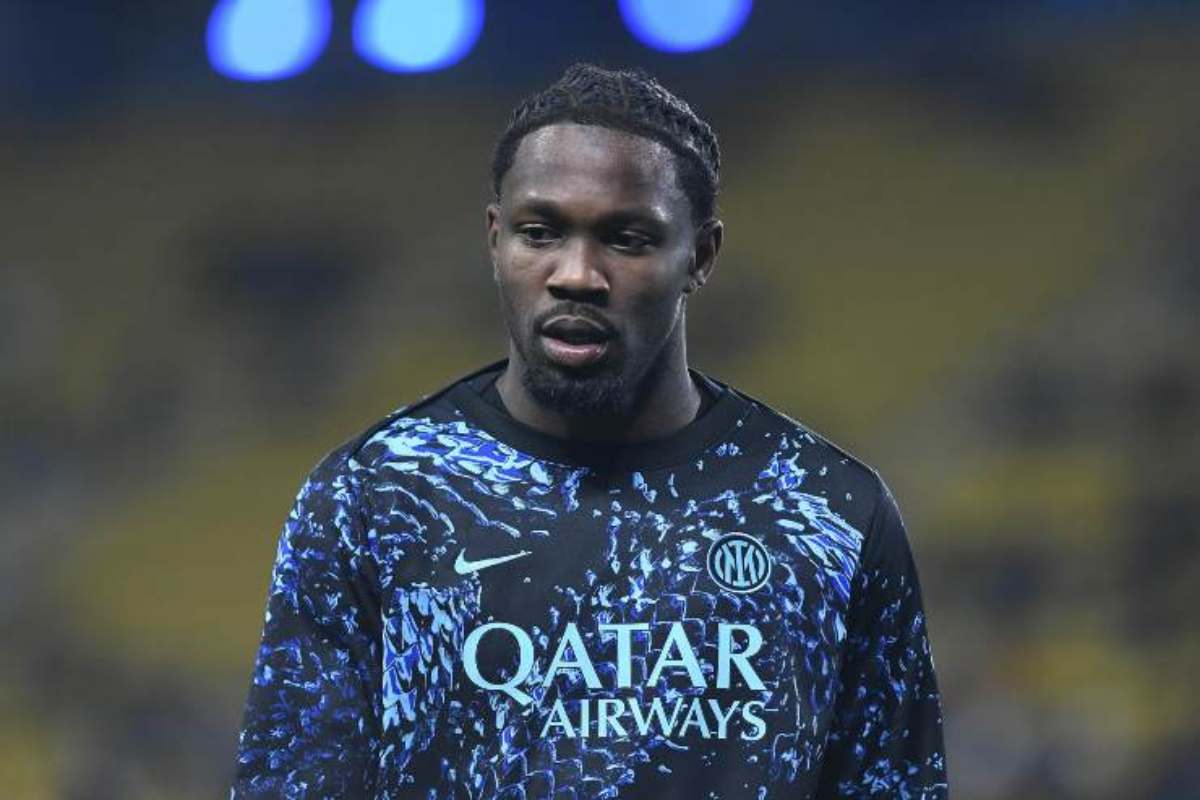 Thuram prima di una partita dell'Inter