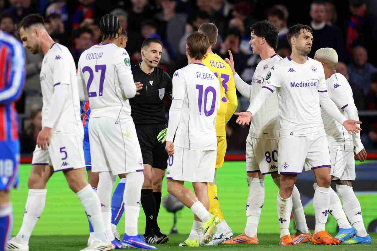 Le proteste dei giocatori della Fiorentina