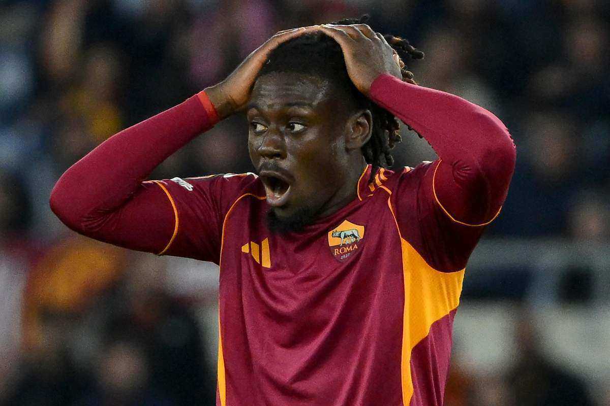 L'espressione scioccata di Manu Koné