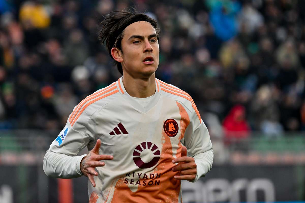 Dybala durante una partita della Roma