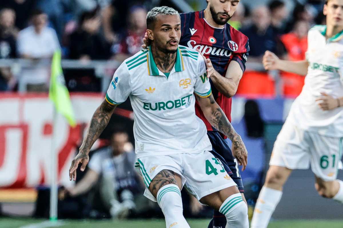 Wesley in azione durante Bologna-Roma