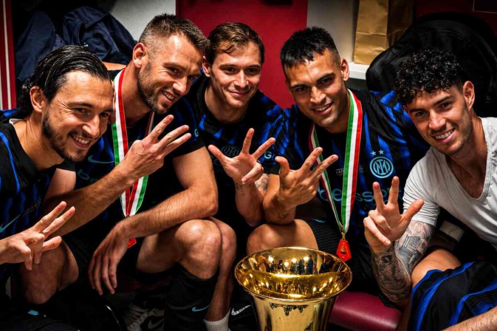 Festa Inter nello spogliatoio dopo la vittoria della Coppa Italia