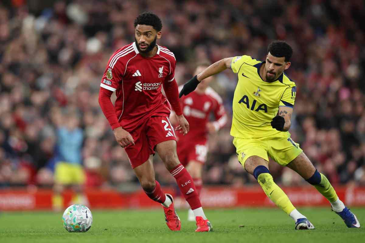 Joe Gomez in azione