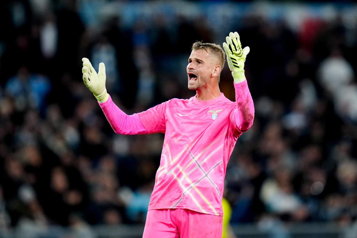 Provedel esulta coi tifosi della Lazio