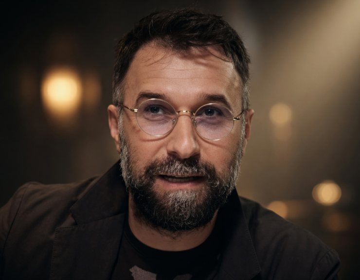 Vucinic durante una intervista