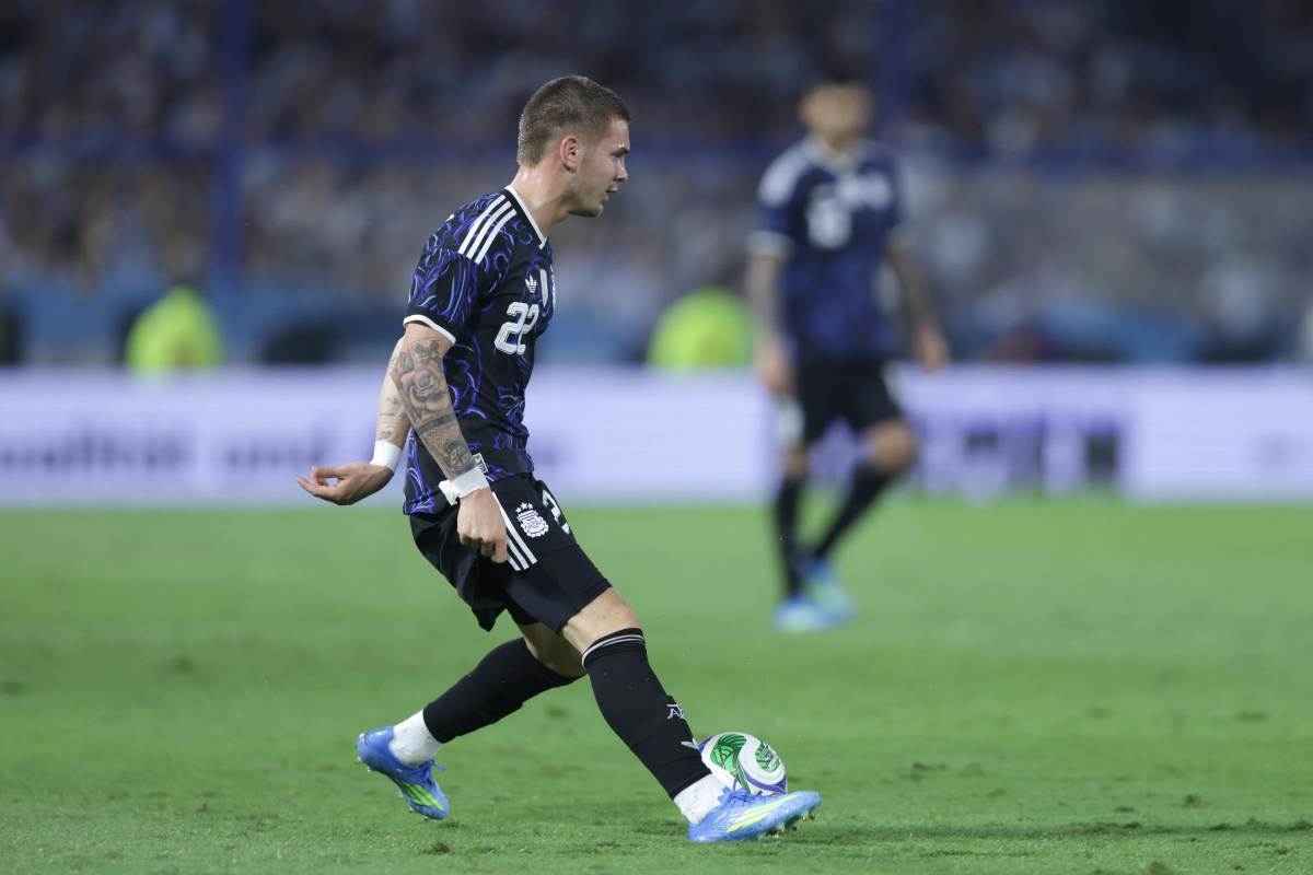 Franco Mastantuono con la maglia dell'Argentina