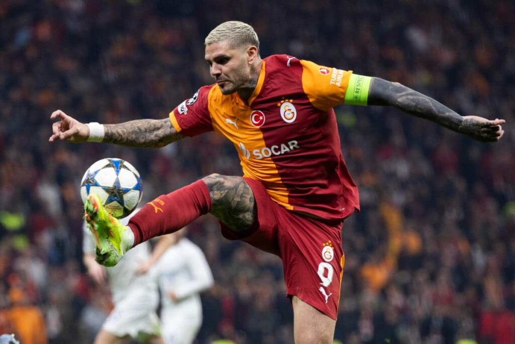 Mauro Icardi in azione in Champions League