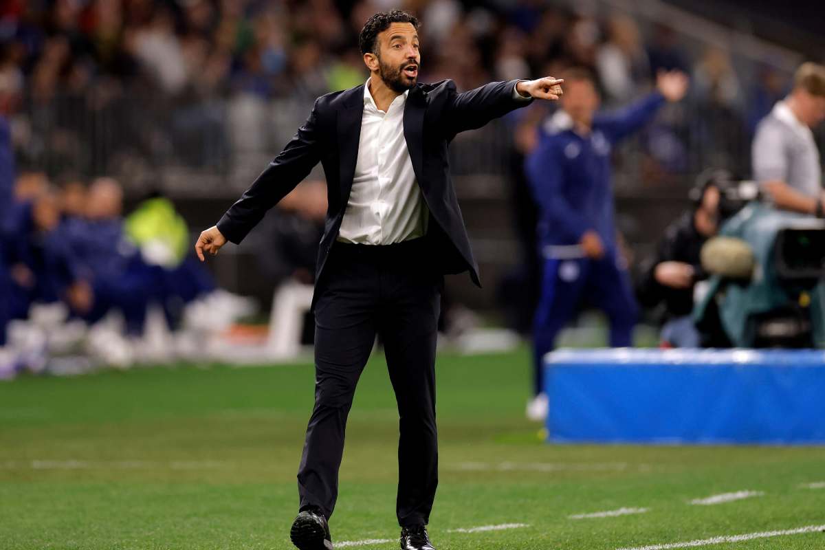 Ruben Amorim dà indicazioni a bordo campo