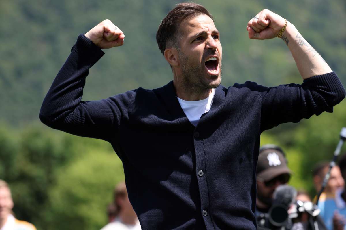 Cesc Fabregas esulta dopo una vittoria
